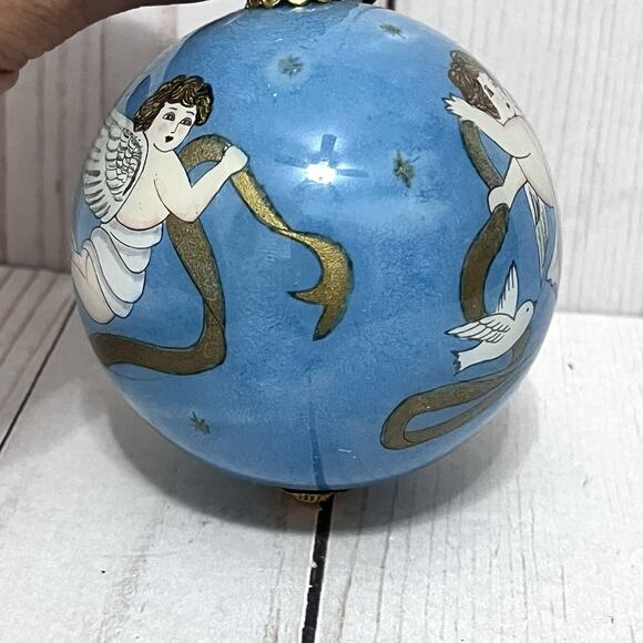 Li Bien 2001 Pier 1 Cherubs Angels Blue Hand Painted Glass Ornament without Box - Picture 3 of 5